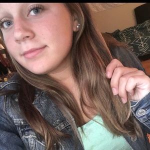 Meet your Posher, Brianna